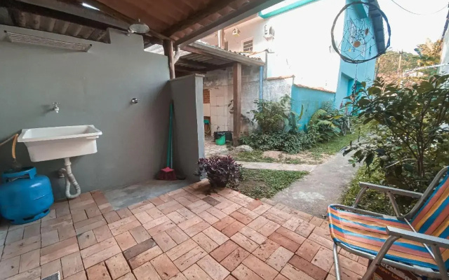 Kitnet completa a 800m da Praia