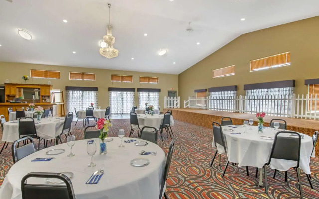 Comfort Inn & Suites