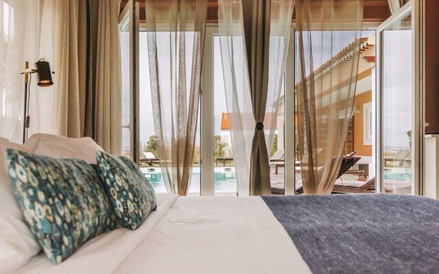 Torel Cliff Surf & Golf