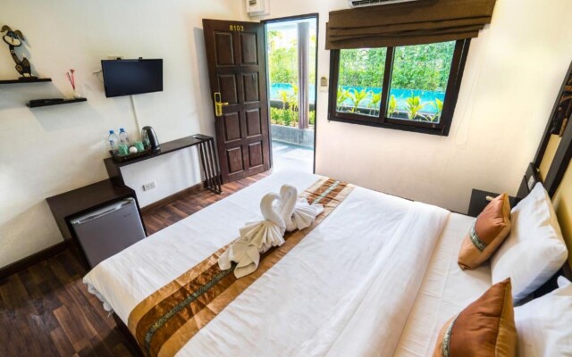 Pai Residence Chiangmai Gate