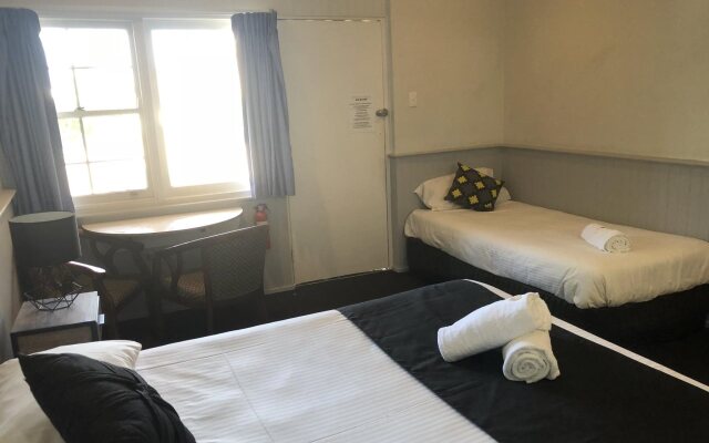 Squid Ink Motel