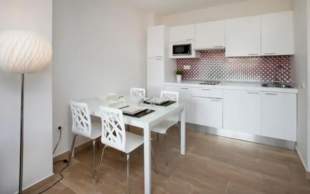 Apartamentos Leo Canela