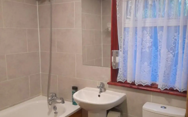 Bubblesbnb- 4 Bedroom House
