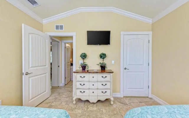 Anna Maria Island Surfside Bungalow