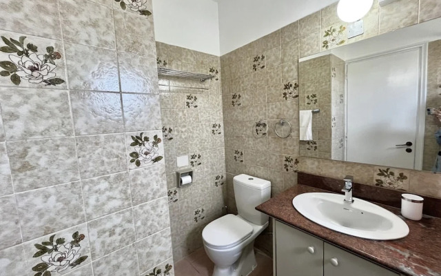 79 AN - Stay Nissi Chrysland Studio 215