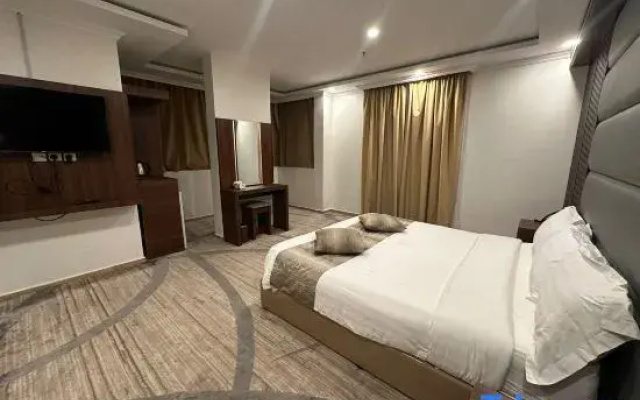 MG Crown Hotel 1