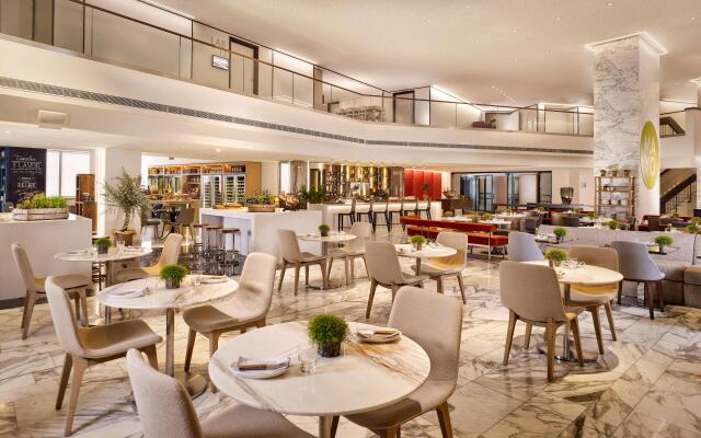 Hyatt Regency Paris Etoile Hotel