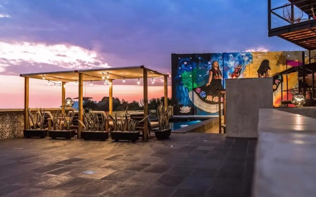 Cabane Container Hotel - Adults Only