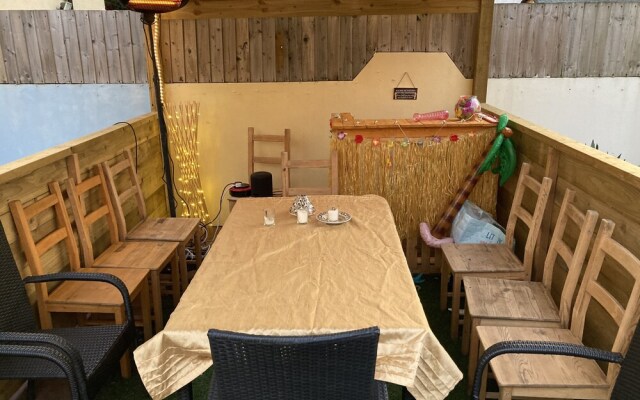 Private Self-contained Annex With Wifi & Parking