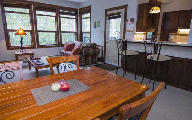 Tremblant les Eaux by Location ADP Tremblant