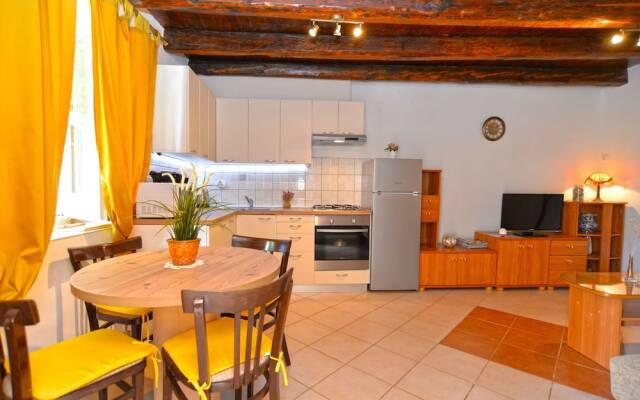 Apartment 1122