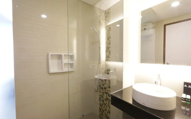 Best Price Studio At Green Kosambi Apartment Near Braga