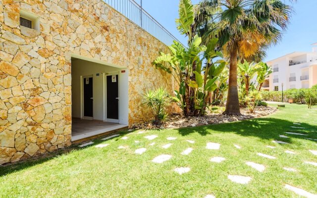 Sea view Apartment with 3 spacious Terraces & 2 Swimming pools