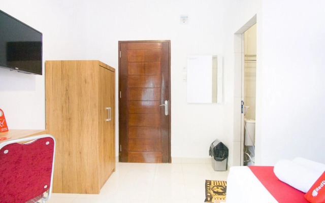 RedDoorz @ RS Adam Malik Medan