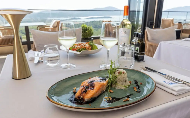 Royal Blue Resort & Residence