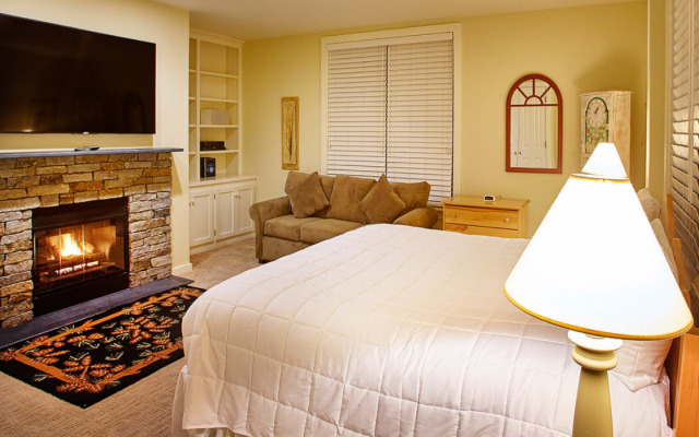 Long Trail House - Stratton Mountain