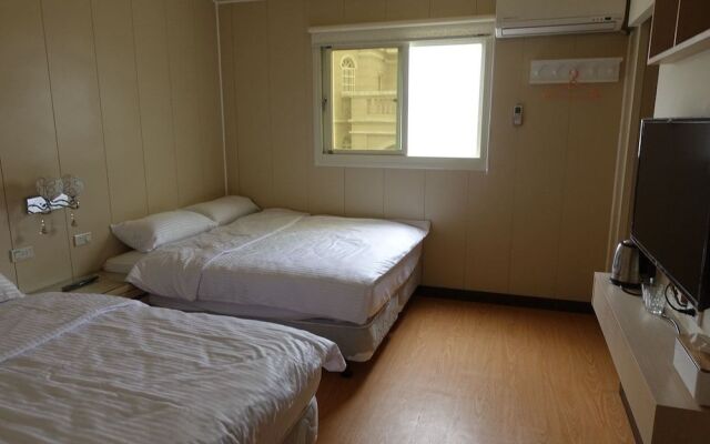 Red Tomato Modern Branch