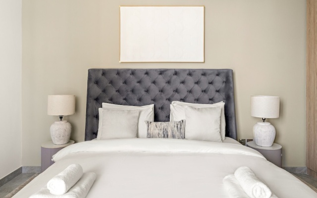 Peninsula One - 1710 Studio