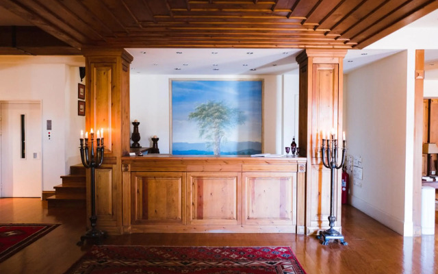 Trikolonion Country Hotel