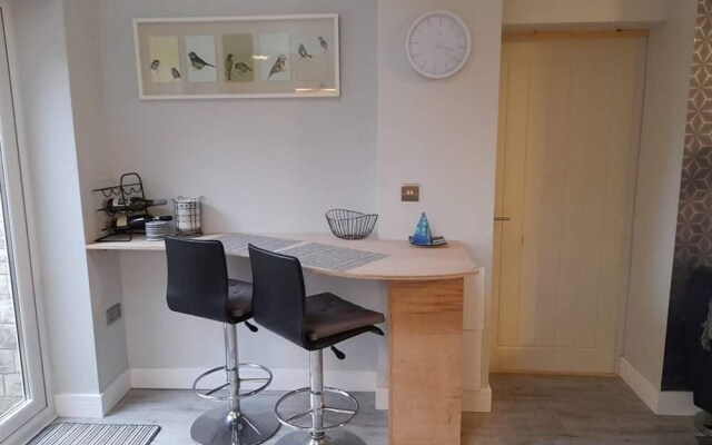 Outstanding, Modern 1-bed House in Chippenham