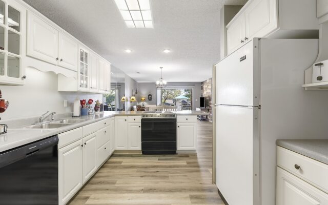 Ozark Escape at the Pointe