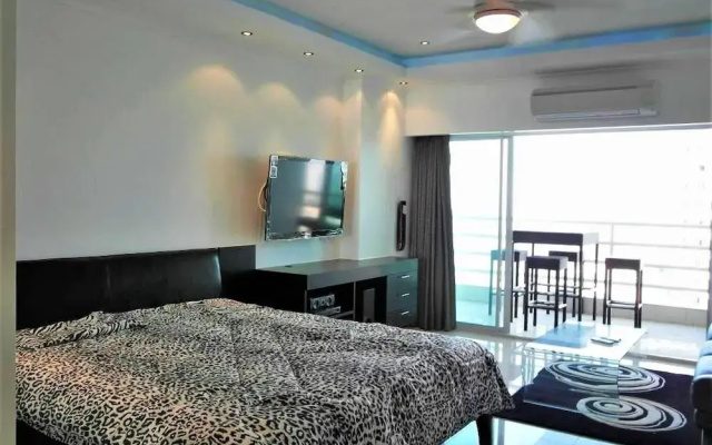 View Talay 8 Large Studio Apartment With sea View Pattaya