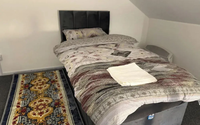 Entire Studio With 2 Extra Beds