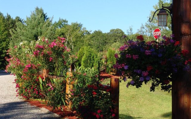 The Highlands Motel & Lodge