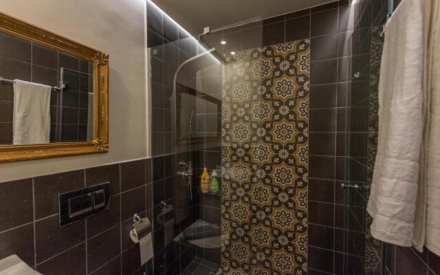1571_ Suites A2