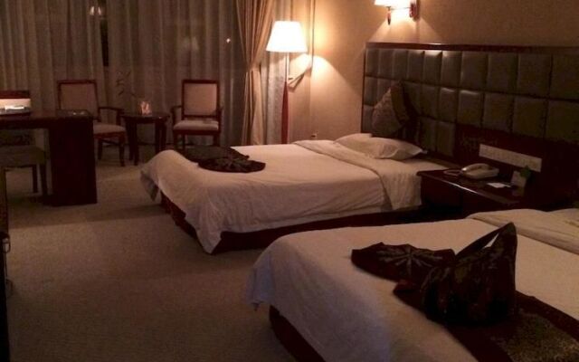 Hongqiao Holiday Hotel