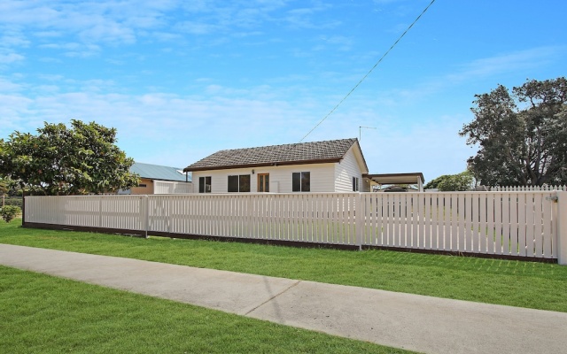 The Fishermans Cottage – Outside – Lakes Entrance