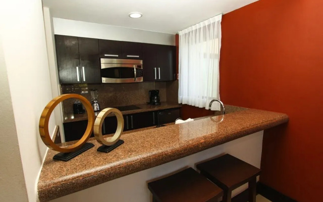 Beachfront! Luxury! 2 BR, W/ Plunge Pool. Paradise