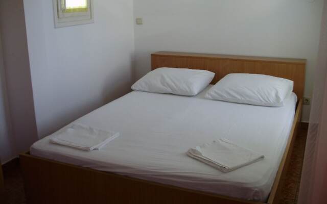 Cosmic Gate Apartments - Adults Only