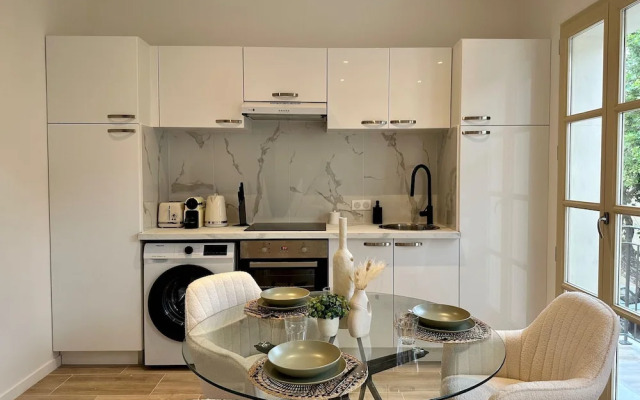 Modern Apartment - 1bd/4p - Center of St Tropez