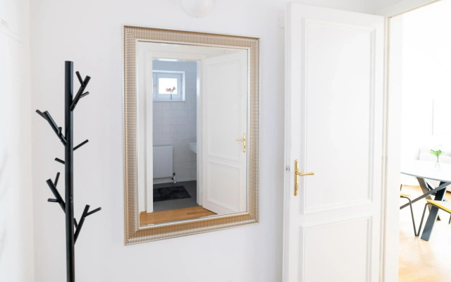 Beautiful apartment in Vienna's Heart 15