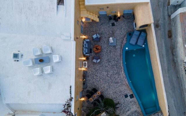 Casa House in Santorini