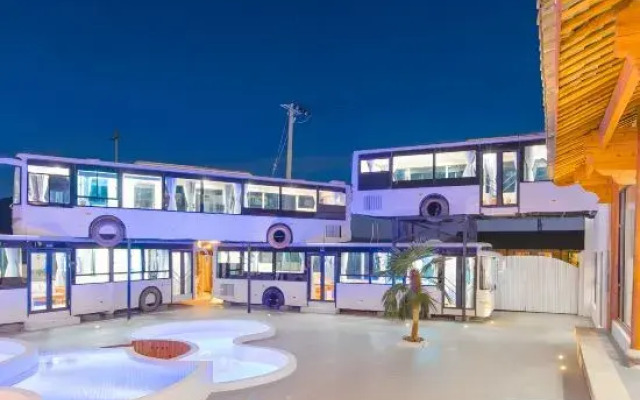 Lijiang Slow Bus Wild Luxury Mountain View B&B