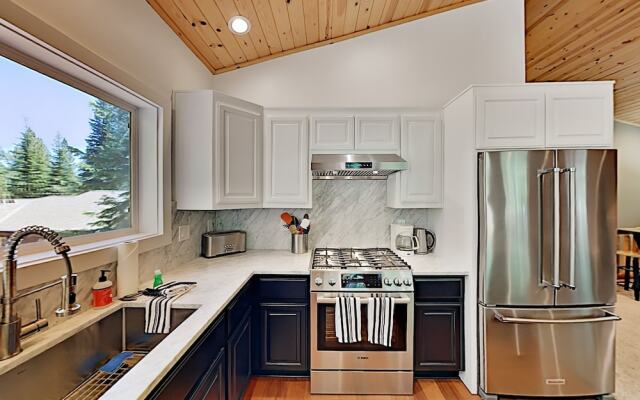 14394 Tyrol Rd Condo