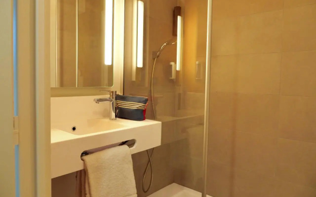 B&B HOTEL Carcassonne Rocadest La Cité