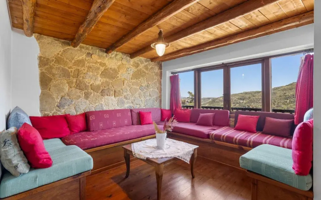 Countryside Apartment 1 With Shared Swimming Pool