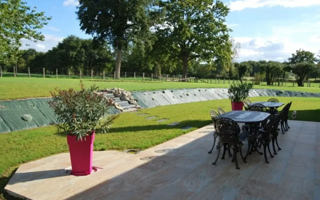 Villa in Monce-en-belin Near Le Mans Circuit