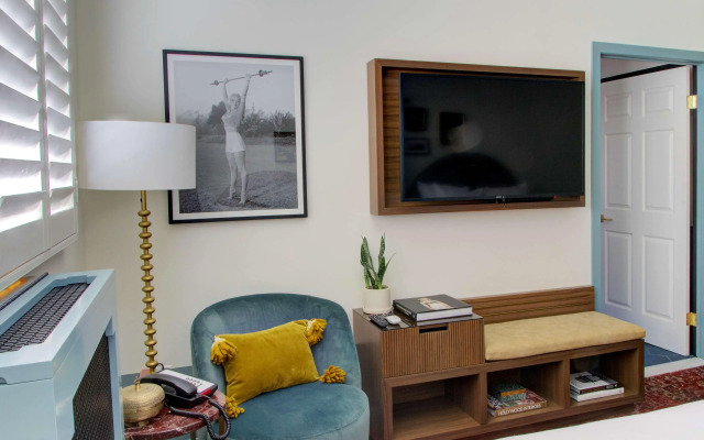 The Adler a Hollywood Hills Hotel