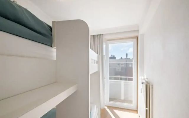 Flat by the Seaside With Stunning Ocean Views