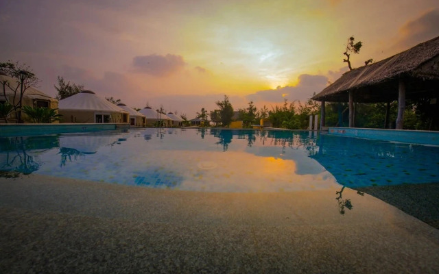Casuarina Bay Beach Resort