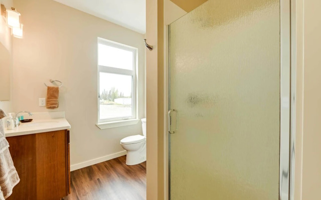 Waterfront Kenai Townhome < 1 Mi to Beach!