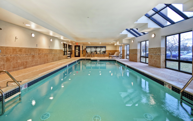 Hampton Inn & Suites Detroit-Canton