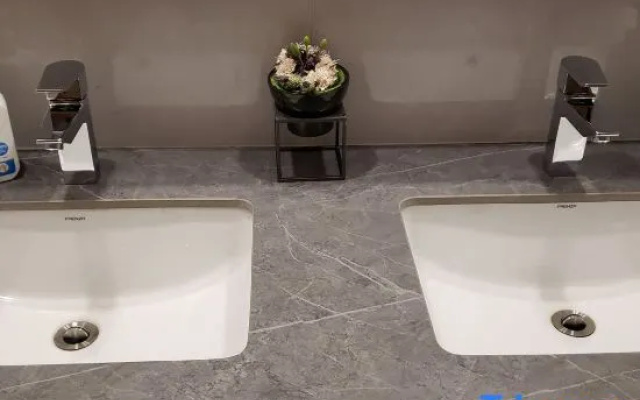 Tonghe Jian'ai Light Luxury Hotel