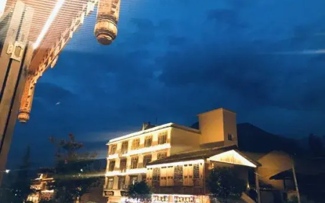 Xiyi Hailuogou townlet Xiaozhu Homestay