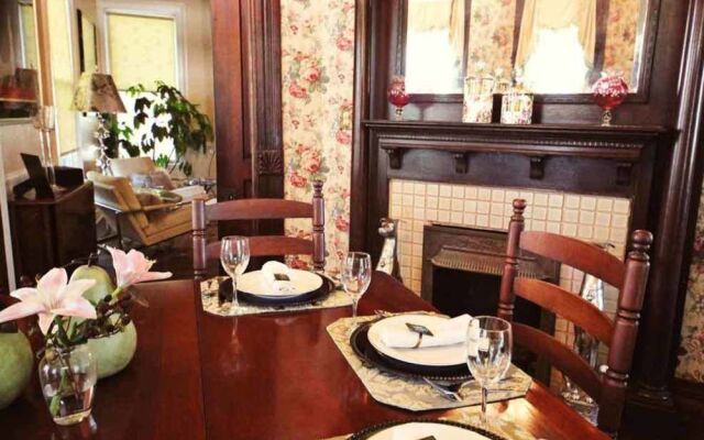 Four Winds Victorian Venue & Suites