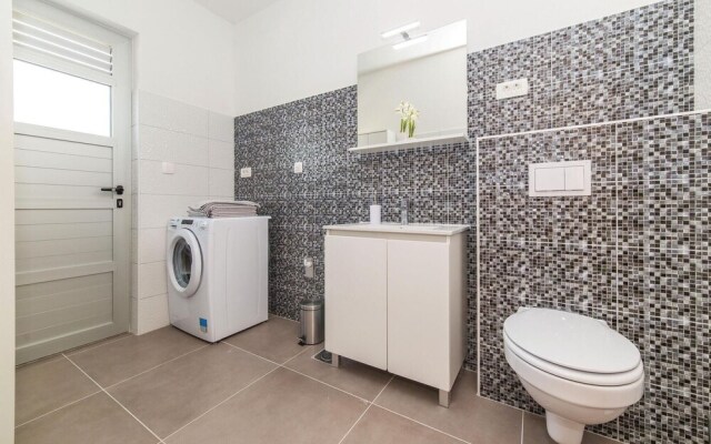 Beautiful Home in Trogir With Sauna, Wifi and 6 Bedrooms